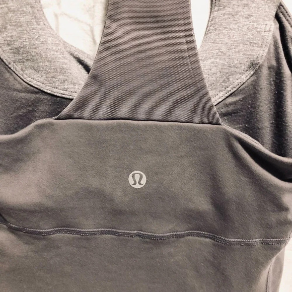 Lululemon Size 4  Racerback Tank Top Built In Bra - Picture 10 of 16